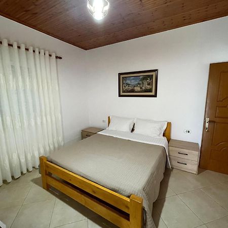 Rent Rooms Sakolli Berat Kültér fotó