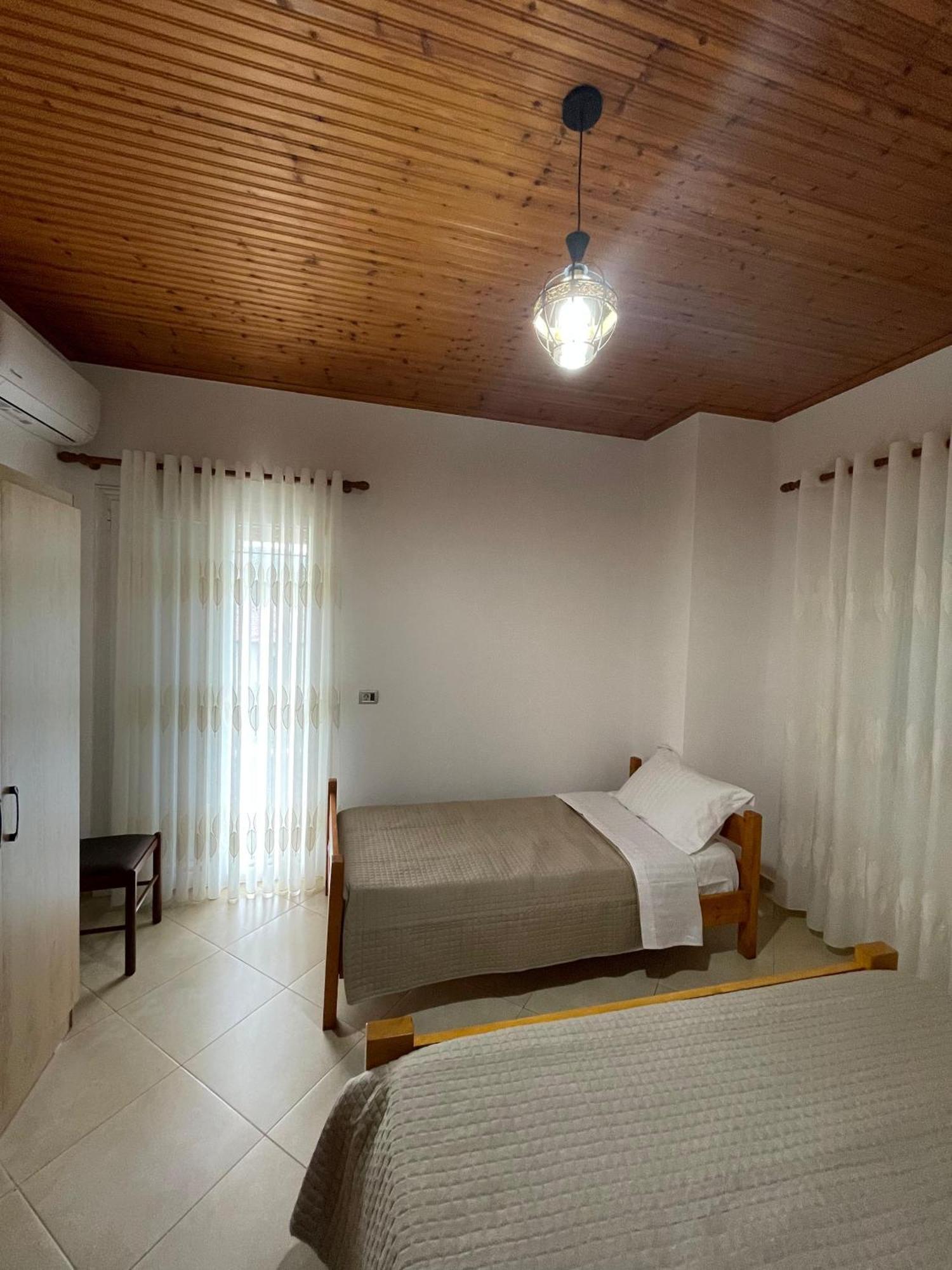 Rent Rooms Sakolli Berat Kültér fotó